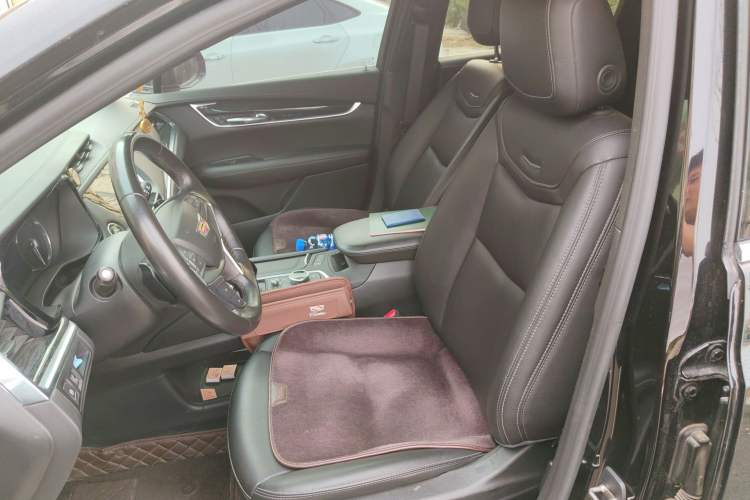 Used Cadillac XT5 2022 2.0T Two-Wheel Drive Luxury Version Left Front Seat