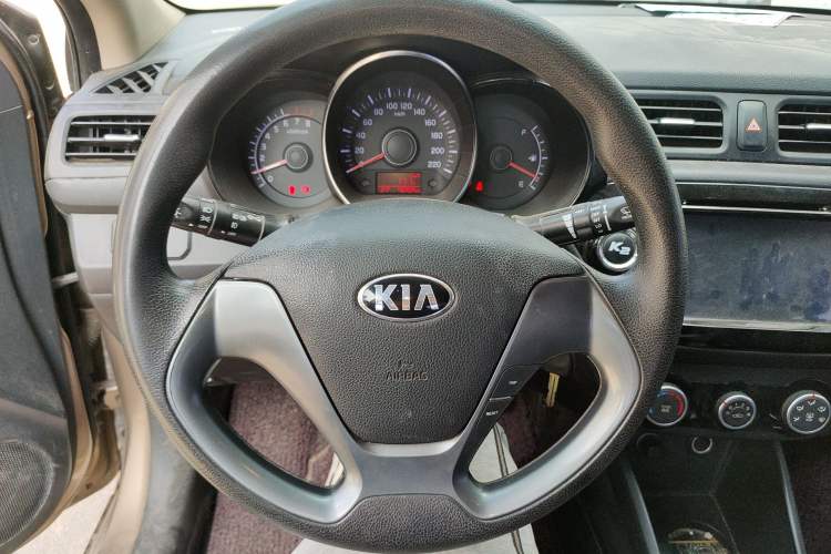 Used Kia K2 2015 Sedan 1.4L MT GLS
