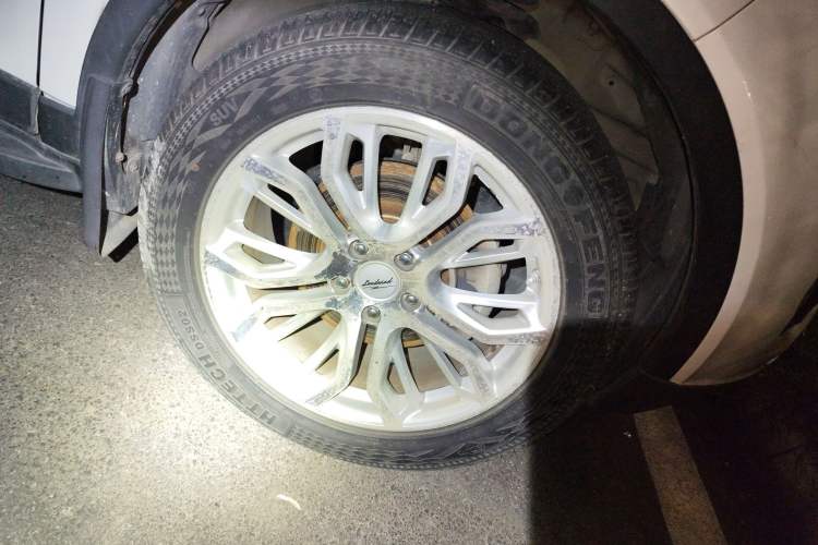 Used Land X7 2015 2.0T Panoramic Prestige Edition Right Front Wheel Hub