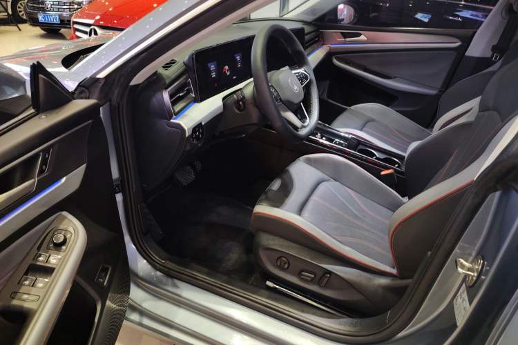 Used Volkswagen Lamando 2022 Lavida L 280TSI DSG Cool & Spicy Edition