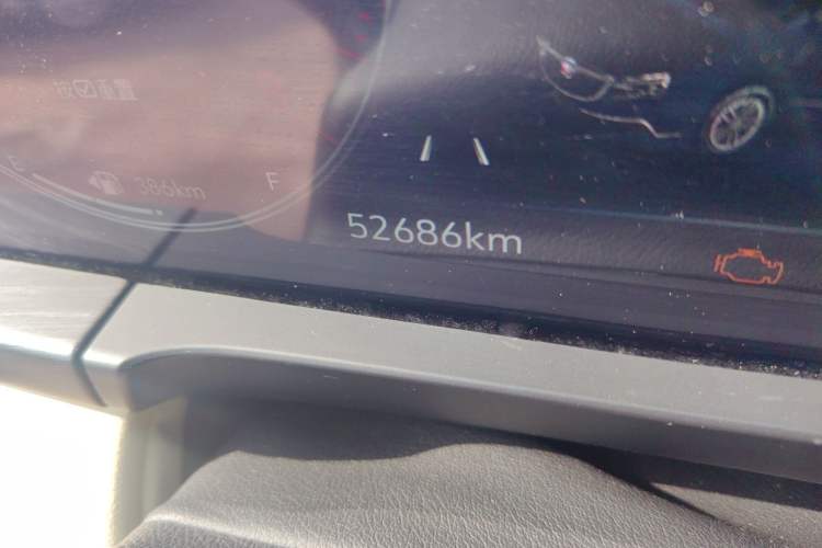 Used Buick GL8 2022 ES Landtrek 653T Luxury Edition