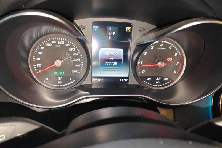 Used Mercedes-Benz C-Class 2017 Facelift C 200 Station Wagon Odometer Close Up