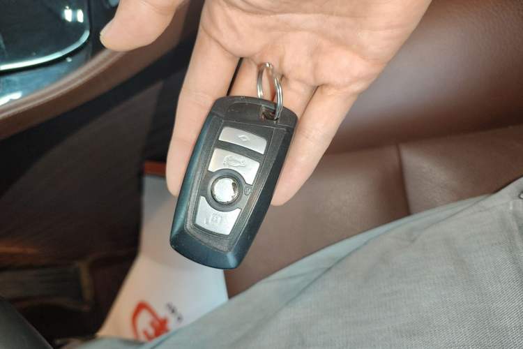 Used BMW 5 Series 2014 528Li Leading Model