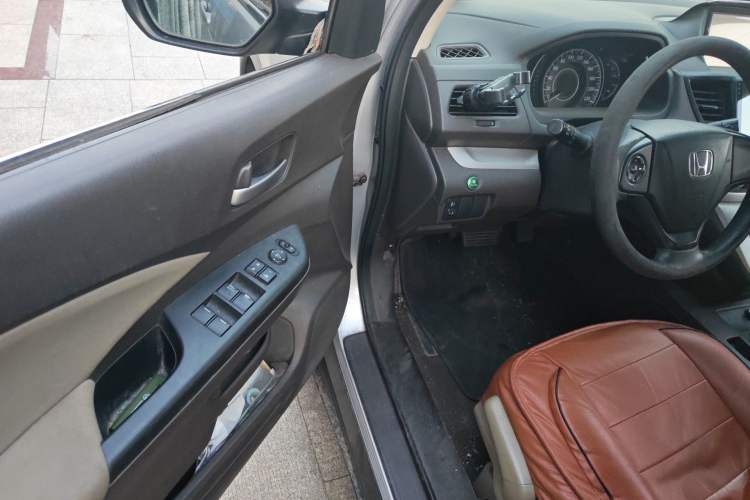 Used Honda CR-V 2012 2.0L two-wheel drive urban version
