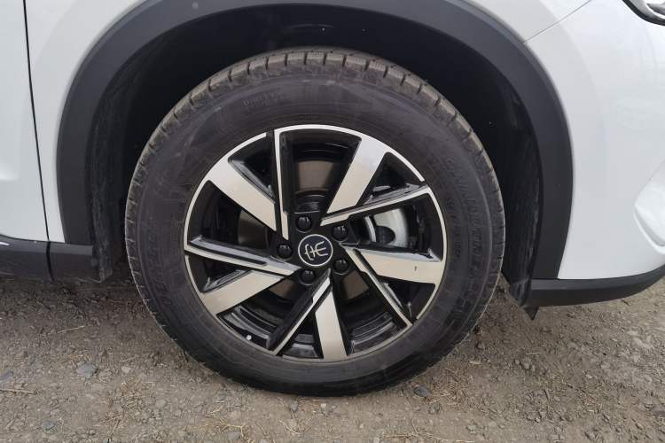 Used BYD Song Pro New Energy 2023 Champion Edition DM-i 110KM Beyond Model Right Front Wheel Hub