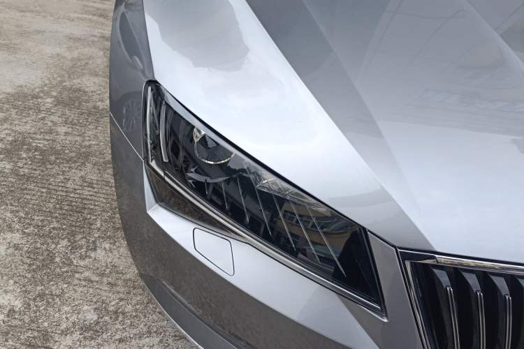 Used Skoda Superb 2016 TSI330 DSG Smart Drive Edition
