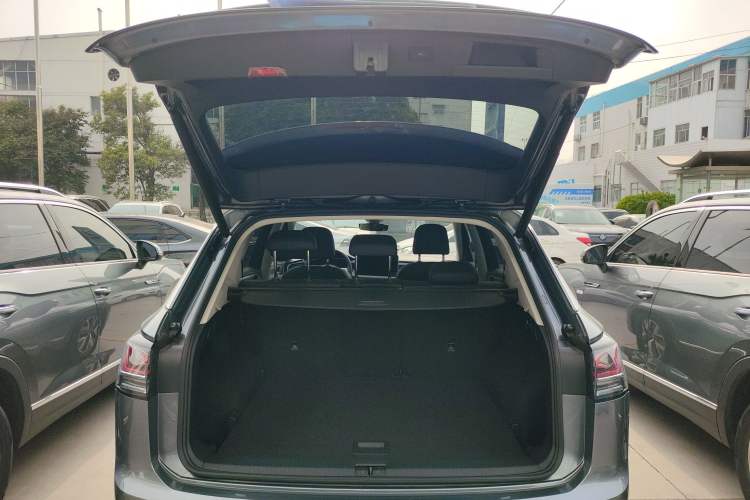 Used Volkswagen Tayron 2023 300TSI Two-Wheel-Drive Luxury Plus Advanced Edition Trunk