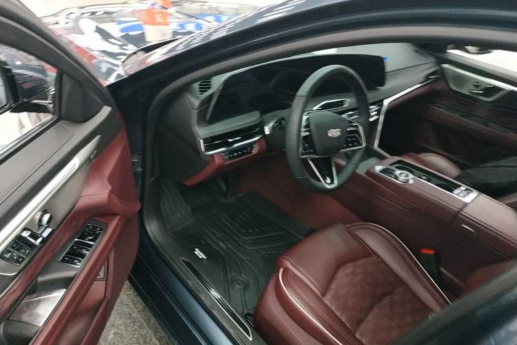 Used Cadillac CT6 2023 28T Platinum Edition Left Front Seat