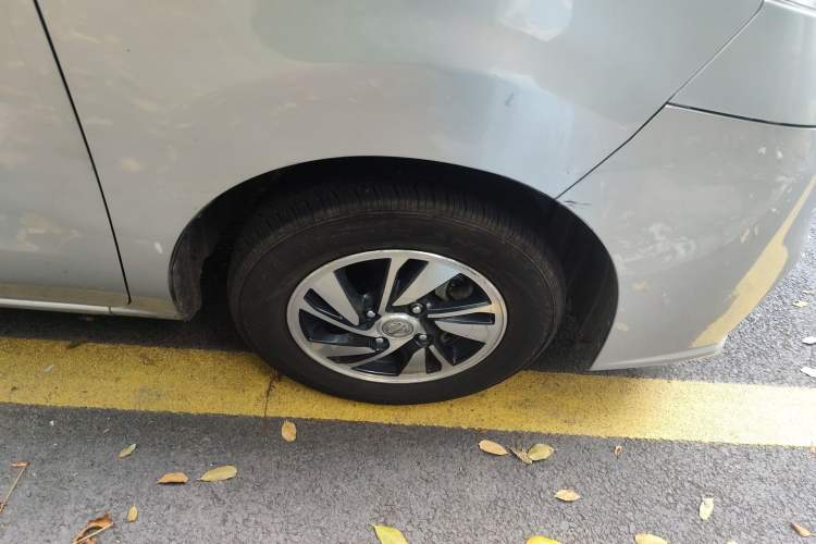 Used Nissan NV200 2016 Revised Version 1.6L CVT Luxury Edition Right Front Wheel Hub