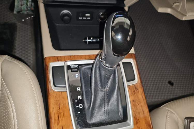 Used Hyundai Mistra 2014 1.8L Automatic Deluxe DLX Model Gear Lever