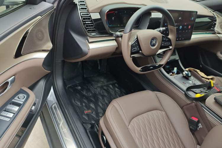 Used BYD Han 2023 DM-i Champion Edition 121KM Prestige Model