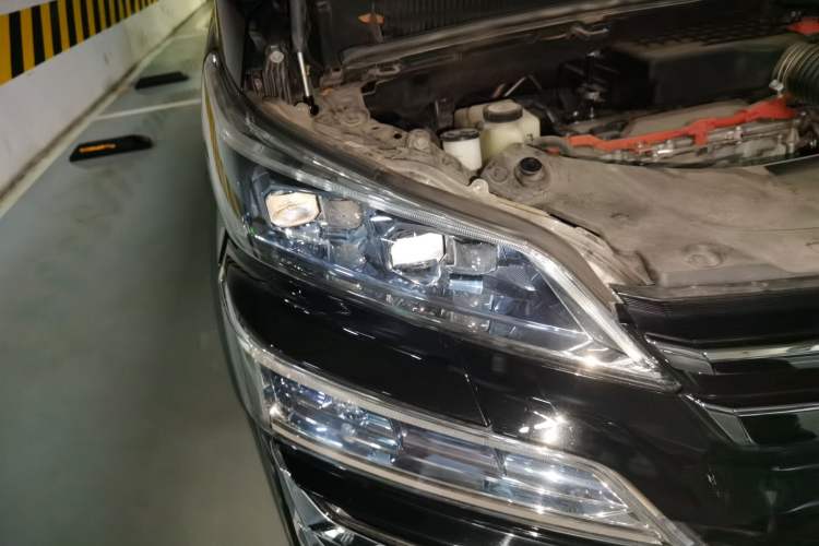 Used Toyota Vellfire 2019 Dual-Engine 2.5L HV Luxury Edition Right Front Headlight