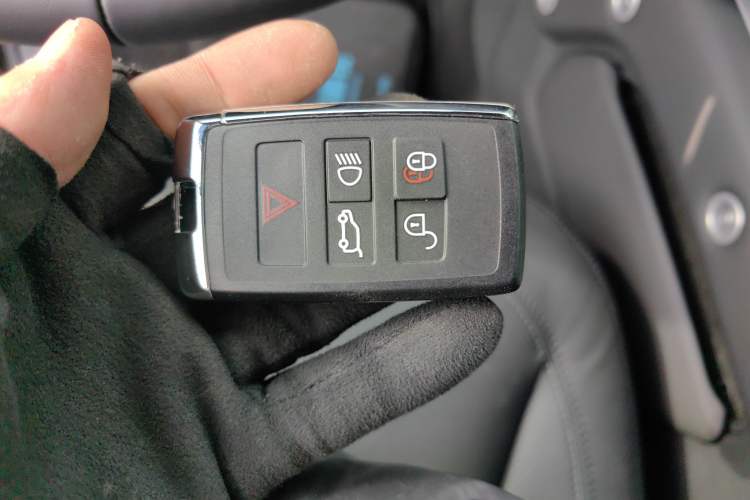 Used Land Rover Defender 2025 110 3.0T P400 – Dynamic HSE