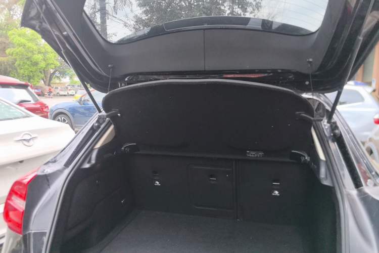 Used Mercedes-Benz GLA 2016 GLA 220 4MATIC Fashion Edition Trunk