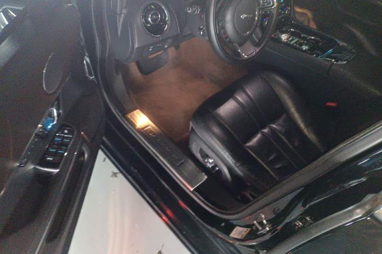 Used Jaguar XJ 2016 XJL 2.0T Two-Wheel-Drive Elegant Business Edition