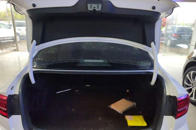 Used Volkswagen Lamando 2019 280TSI DSG Comfort Edition China VI standard Trunk