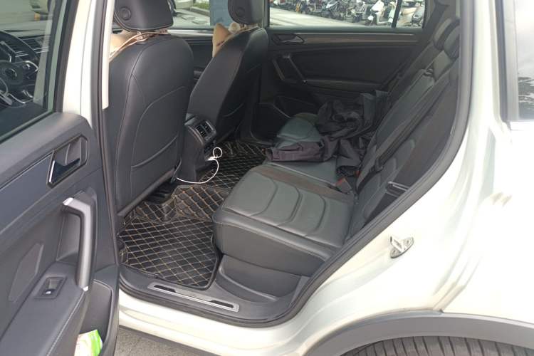 Used Volkswagen Tiguan L 2021 330TSI Automatic Two-Wheel Drive R-Line Enhanced Edition Left Rear Seat