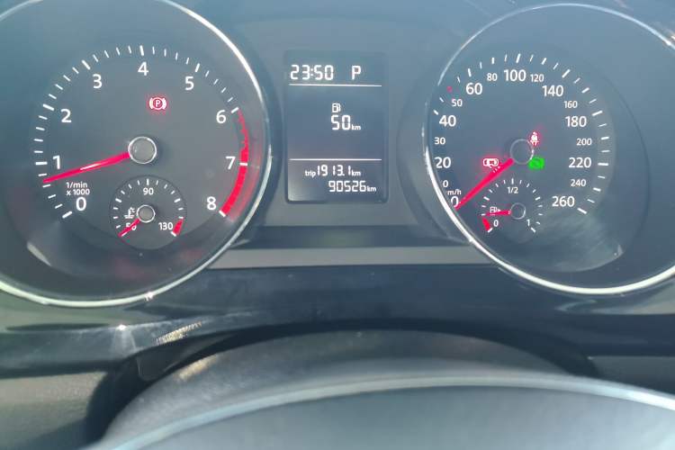 Used Volkswagen Sagitar 2017 230TSI Automatic Comfort Version Odometer Close Up