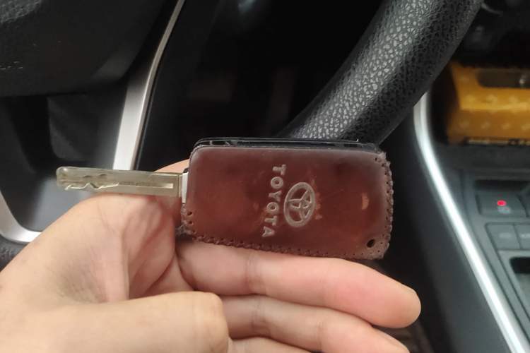 Used Toyota RAV4 2022 2.0L CVT Two-Wheel Drive Urban Edition Vehicle Key