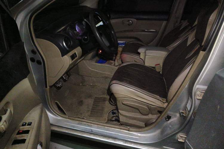 Used Nissan Livina 2013 1.6XL Manual Luxury Edition