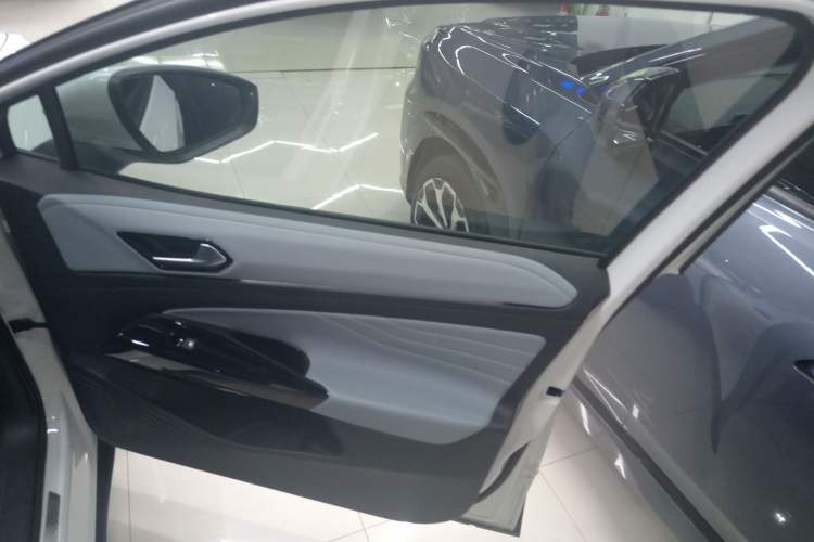 Used Volkswagen ID.4 X 2024 Pure & Smart Edition