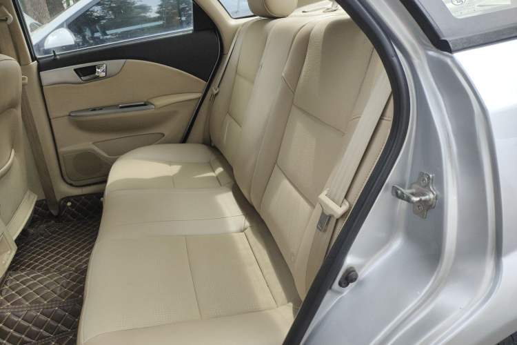 Used Buick Excelle 2013 1.5L Manual Classic Model Left Rear Seat