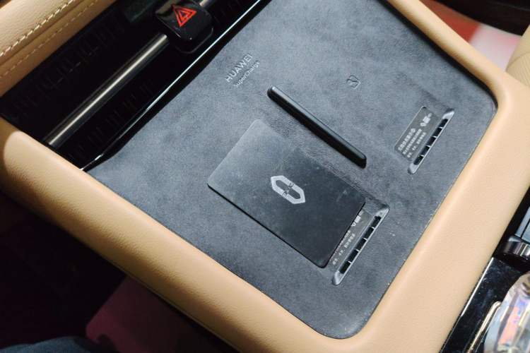 Used Hima AITO M7 2024 1.5T Rear-Drive Plus Version 5 Seats
