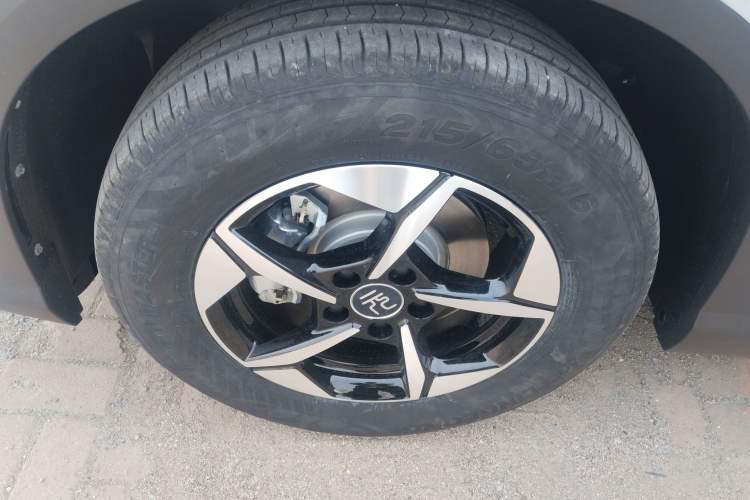 Used BYD Yuan UP 2025 Intelligent Driving Version 401 km Leading Edition Left Front Wheel Hub