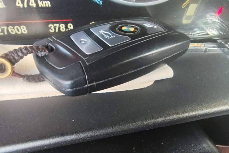 Used BMW 5 Series 2014 520Li Elegant Model
