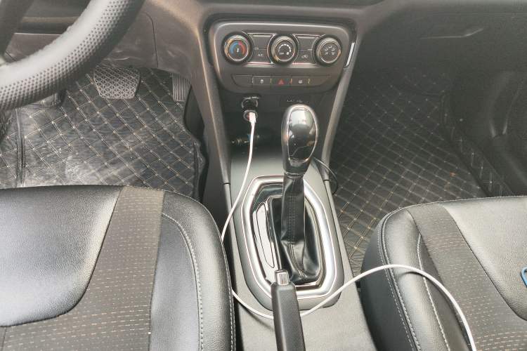 Used Chery Tiggo 3X 2018 1.5L Automatic Elite Edition Gear Lever