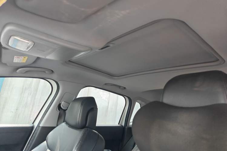 Used Peugeot 3008 2015 2.0L Automatic Trend Edition Headliner