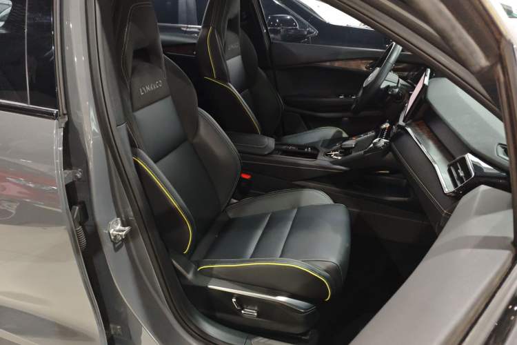 Used Lynk & Co 06 2023 Remix 1.5T Dynamic Halo