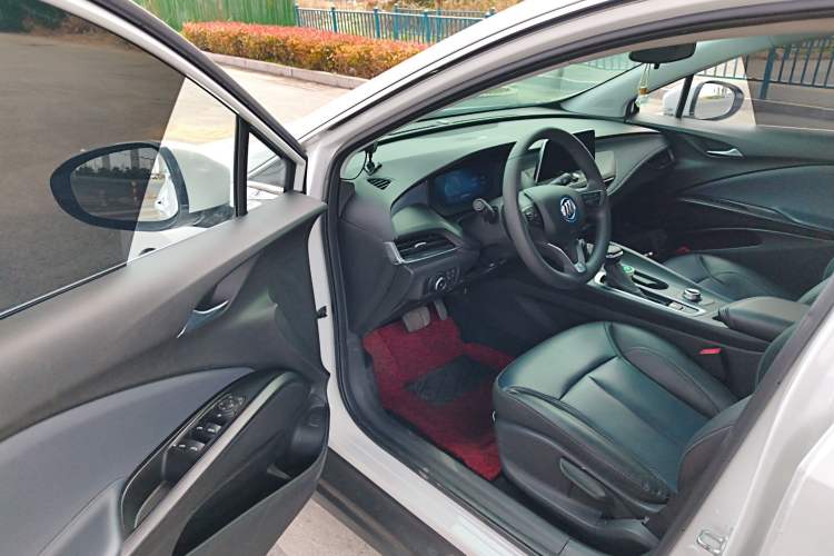 Used Buick Velite 6 2023 430km Range Commuter Version
