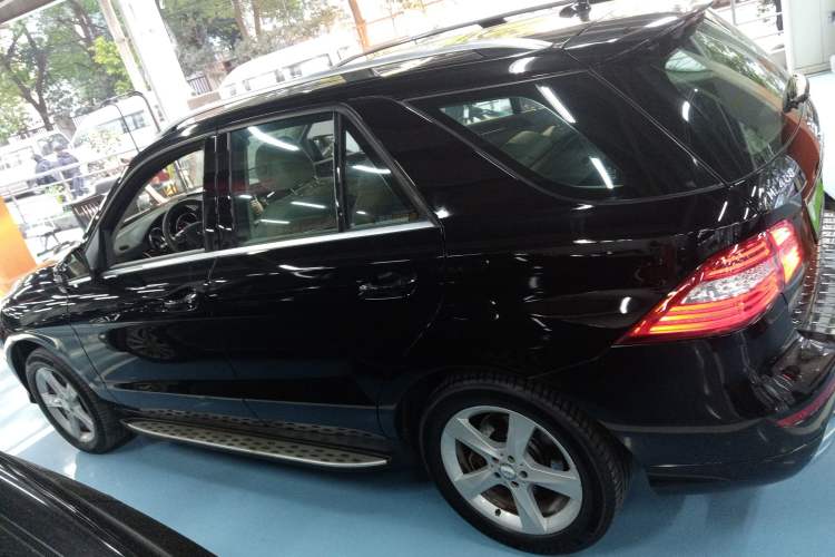 Used Mercedes-Benz M-Class 2014 ML 400 4MATIC Dynamic Model
