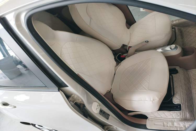 Used Wuling Hongguang MINIEV 2025 Four-Door Version Advanced Edition Right Front Seat