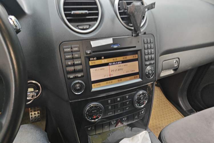 Used Mercedes-Benz M-Class 2010 ML 300 4MATIC