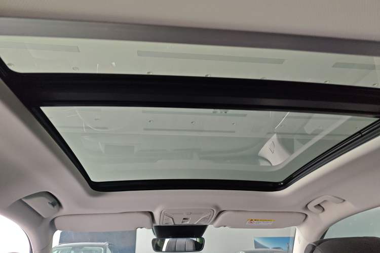 Used Hongqi HS5 2022 Facelifted Version 2.0T Smart Connect Flagship All-Wheel-Drive Edition
