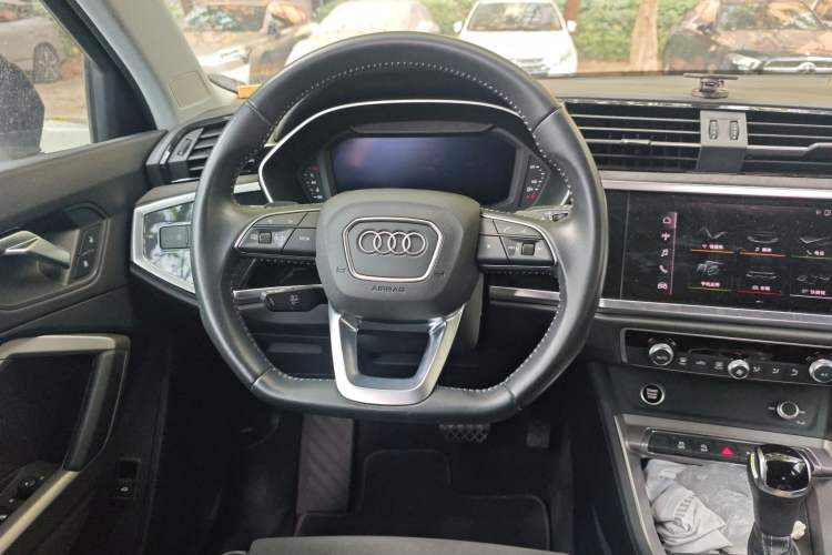 Used Audi Q3 2021 35 TFSI Fashion Dynamic Model
