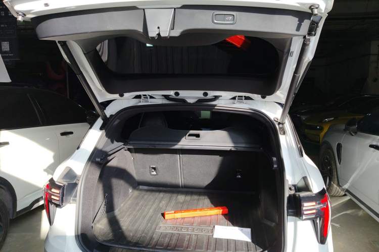 Used Lynk & Co 01 EM-P 2023 1.5TD EM-P PM Trunk