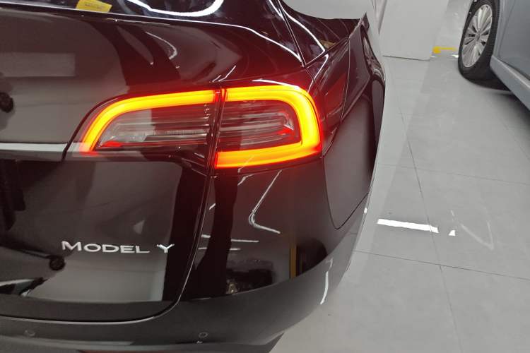 Used Tesla Model Y 2023 Rear-Wheel-Drive Version