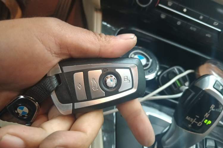 Used BMW 5 Series 2012 523Li Leading Model