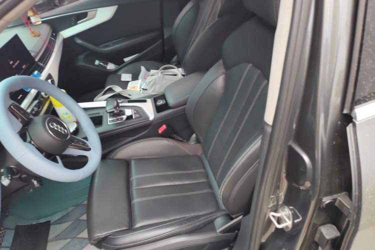 Used Audi A4L 2020 40 TFSI Fashionable and Elegant Model
