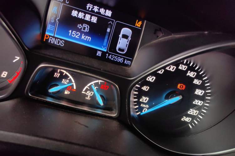 Used Ford Kuga 2013 2.0L GTDi Four-Wheel-Drive Sport Model Odometer Close Up