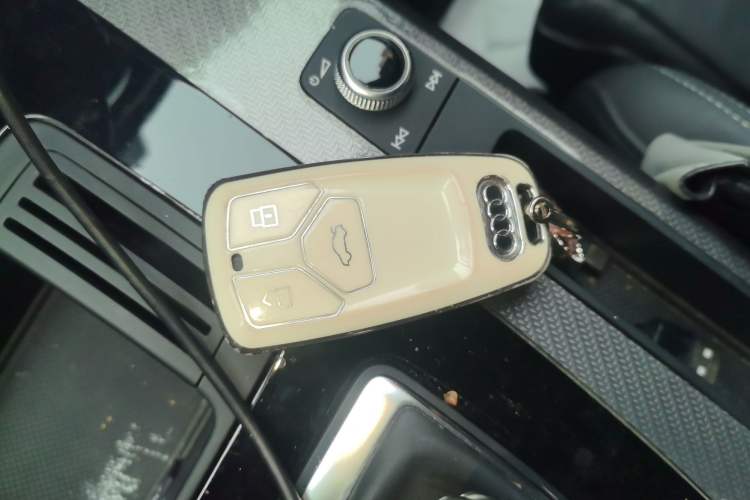 Used Audi Q5L 2023 40T Luxury Dynamic Model
