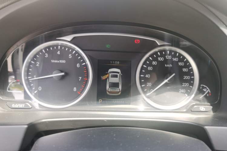 Used Geely Auto Emgrand GT 2015 2.4L Luxury Model
