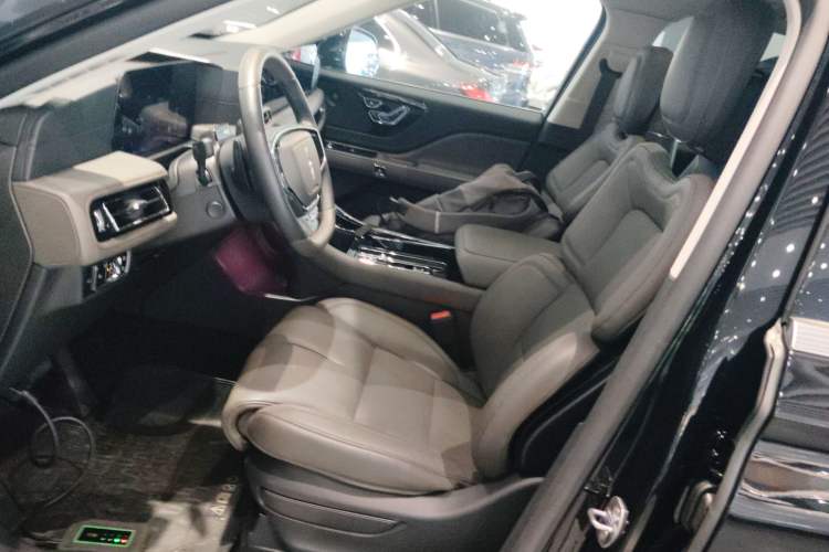 Used Lincoln Aviator 2024 3.0T V6 All-Wheel-Drive Luxury Edition Six Seats