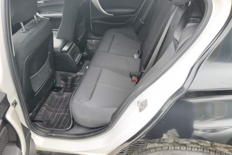 Used BMW 1 Series 2018 118i Leading Model Interior 4