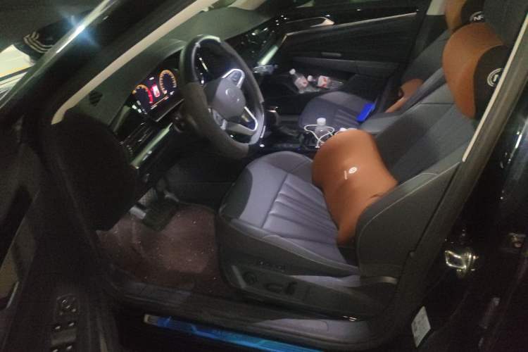 Used Volkswagen Passat 2025 Premium Version 380TSI Dragon Edition Left Front Seat