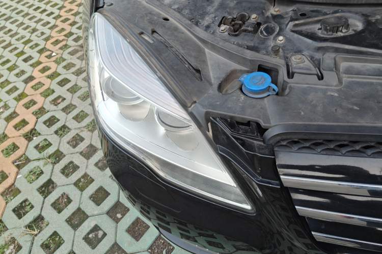 Used Mercedes-Benz R-Class 2014 R 320 4MATIC Business Model Right Front Headlight