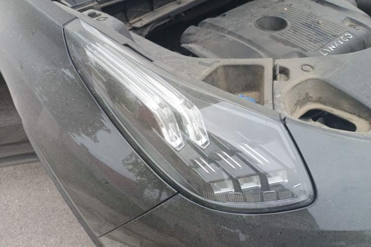 Used Lynk & Co 01 2021 2.0TD Two-Wheel-Drive Pro Trim Right Front Headlight